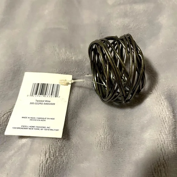 Second batch of dark chrome napkin rings- never used - Picture 4 of 5